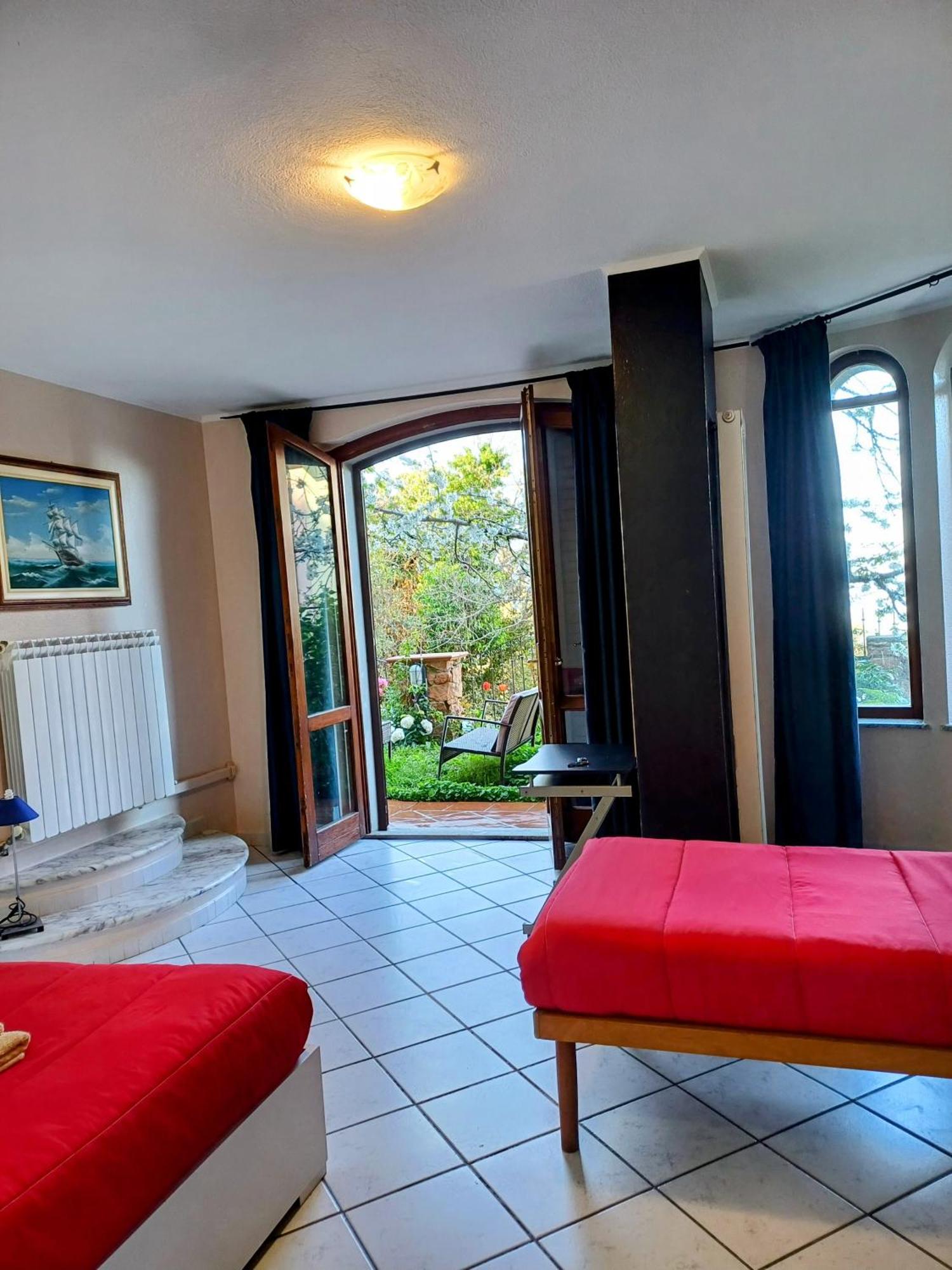 Monti E Mare Bed & Breakfast Ланузеи Екстериор снимка
