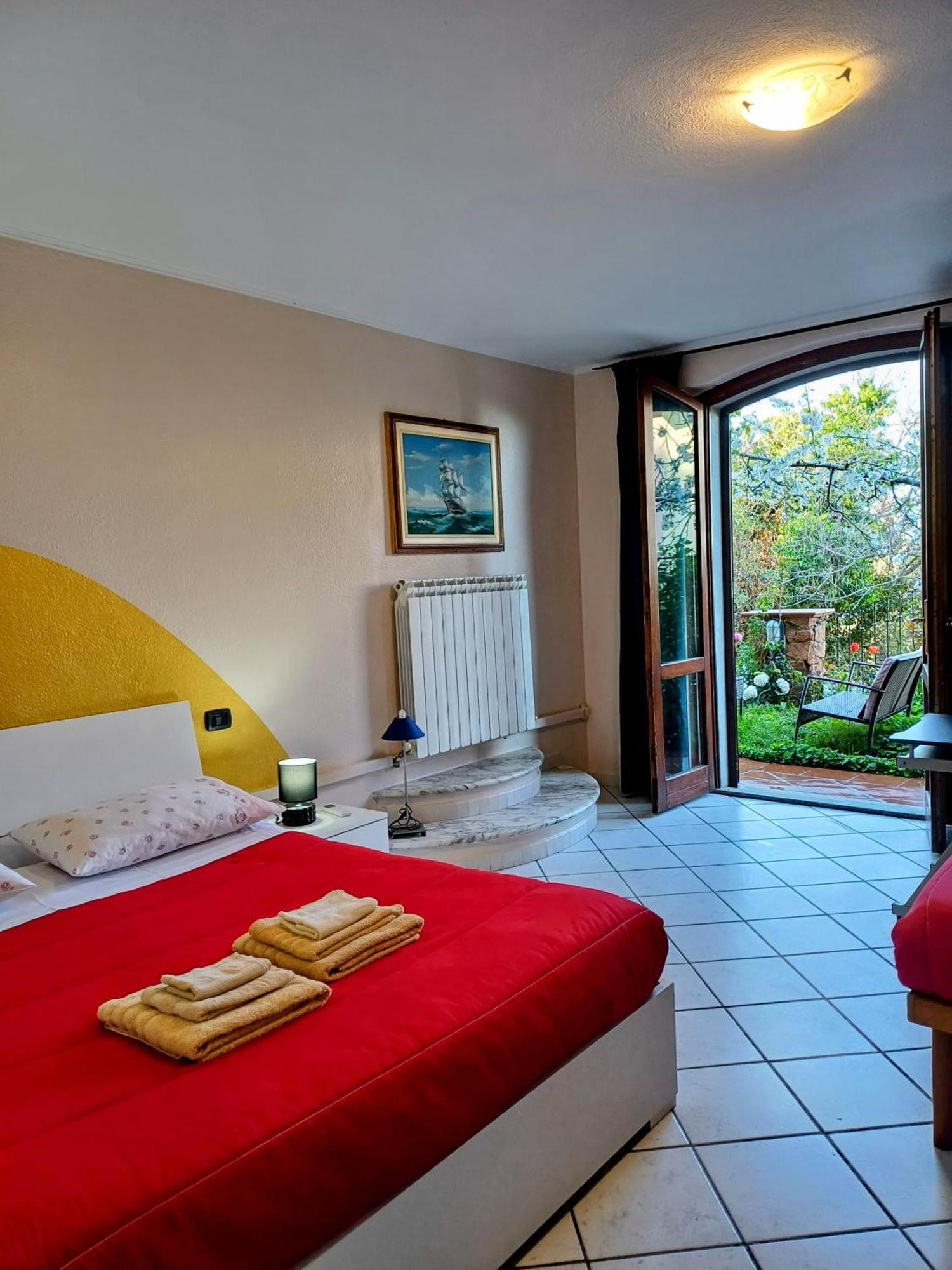 Monti E Mare Bed & Breakfast Ланузеи Екстериор снимка