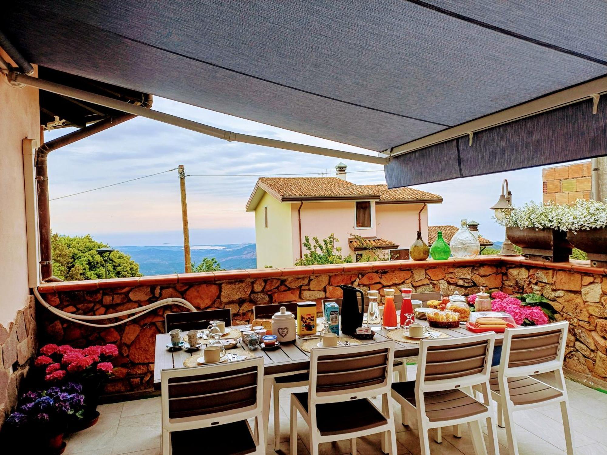 Monti E Mare Bed & Breakfast Ланузеи Екстериор снимка